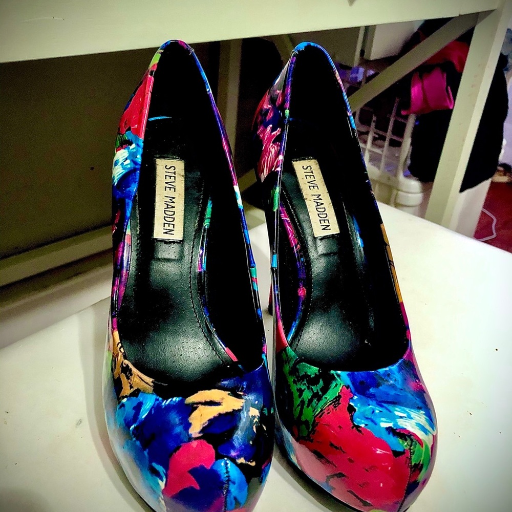 Heels - Picture 2 of 2